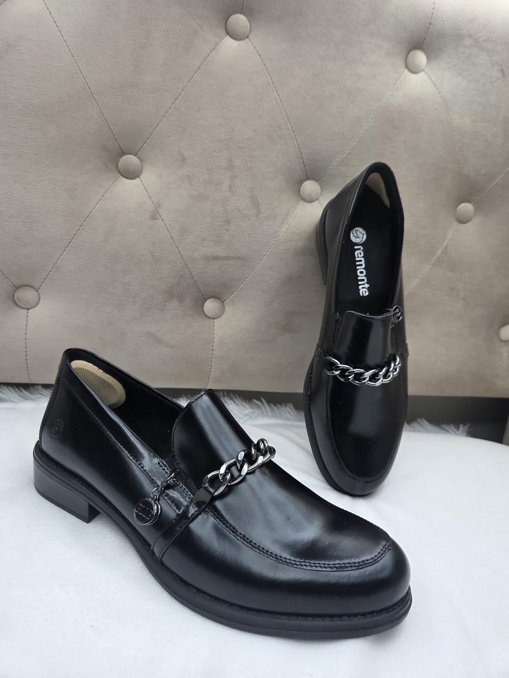 Remonte Women’s Black Leather Chain Loafers EU 41 Slip On Shoes